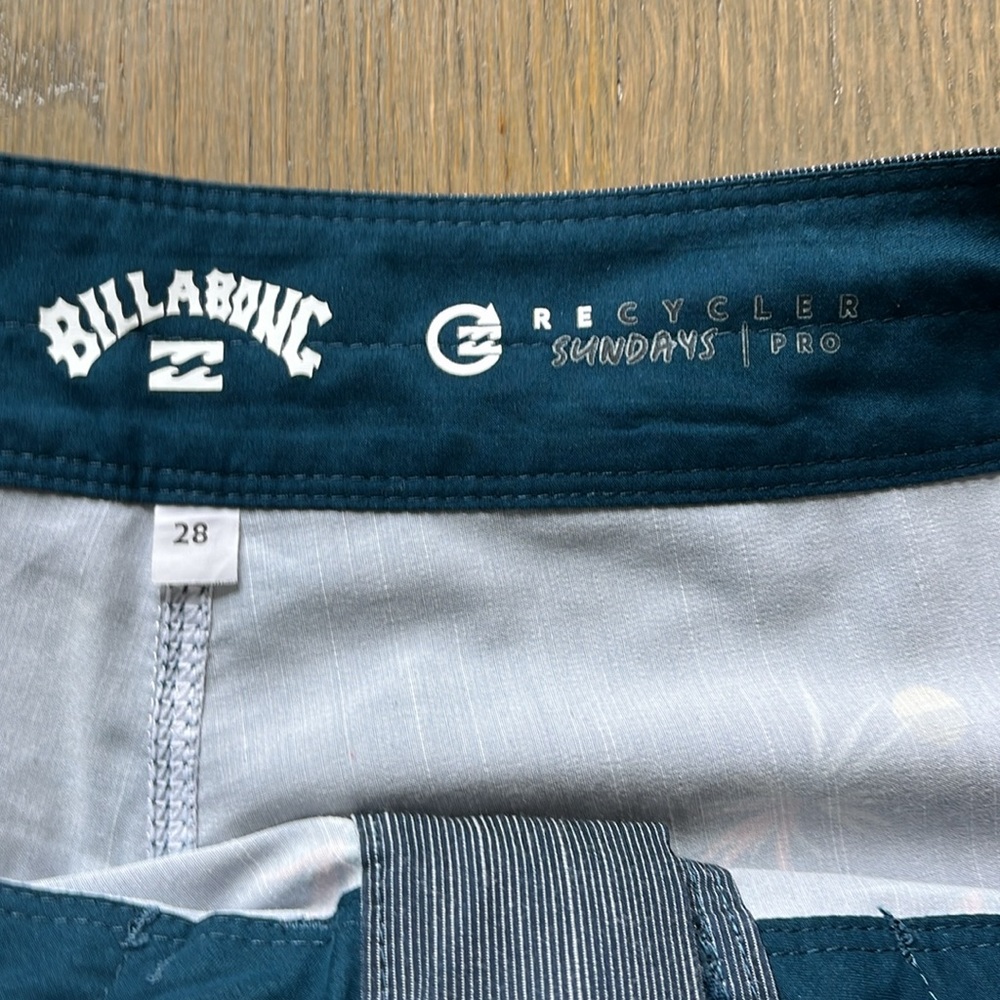 Billabong Men's Sundays Pro Boardshort - Sz 28 - Great Condition - Picture 3 of 4